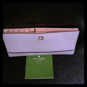 Final Sale 🎊 Kate spade silver leather wallet.