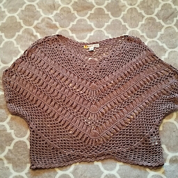 Crop sweater size L