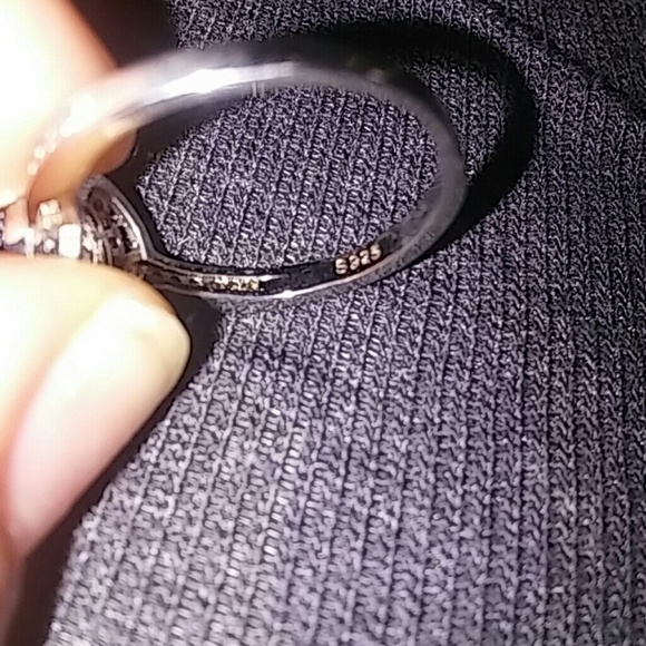 A beautiful ring - Picture 3 of 4