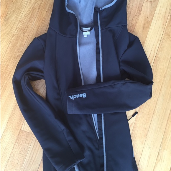 Bench. Rain jacket - Picture 3 of 4