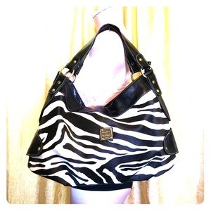 Large Zebra print purse lots of pockets inside!