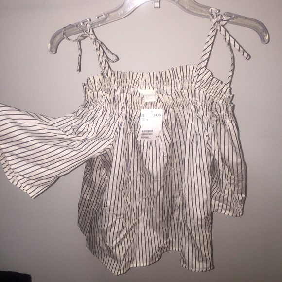 Cute peasant top, new with tags!
