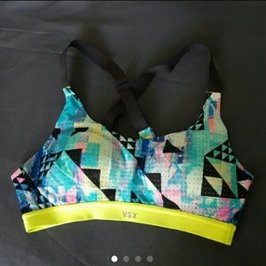Lightweight by Victoria's Secret Sport. 32B