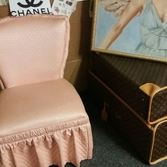 Meet your Posher, Pamela - Picture 2 of 2