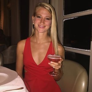 Meet your Posher, Caitlin