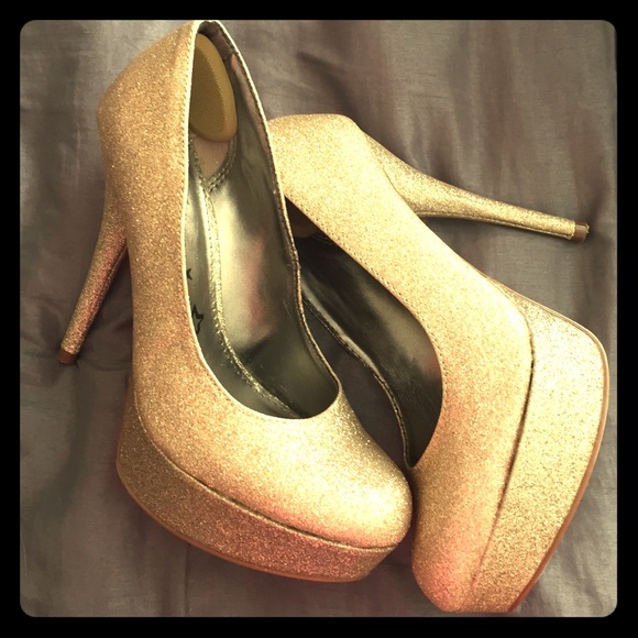 Glitter golden platform heels!