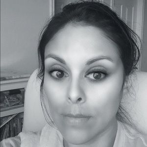 Meet your Posher, Dominique