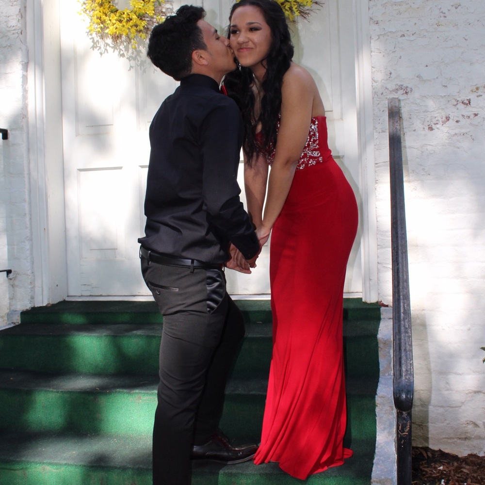 PROM DRESS - Picture 3 of 3