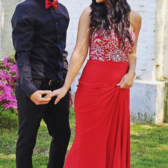 PROM DRESS - Picture 2 of 3