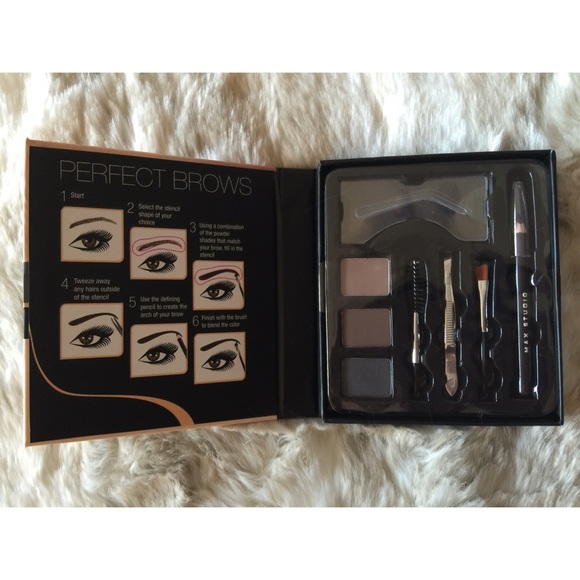 ALL-IN-ONE BEAUTY BUNDLE #4 - Picture 2 of 4