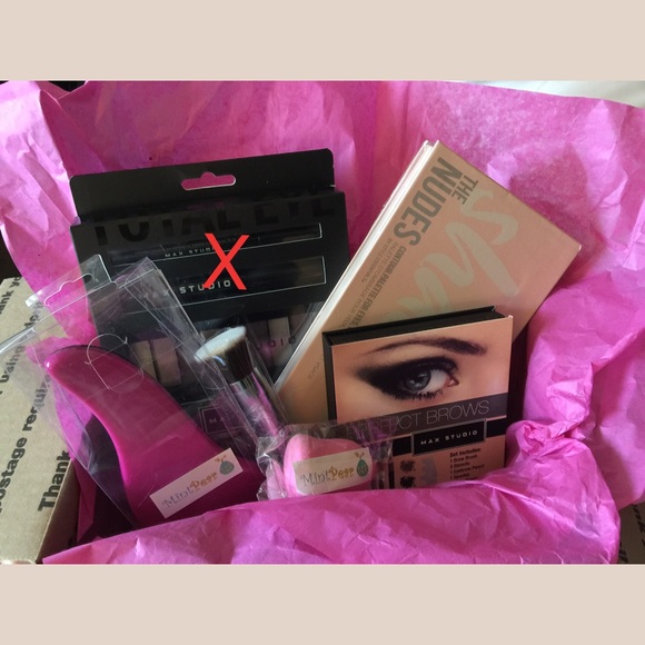 ALL-IN-ONE BEAUTY BUNDLE #4 - Picture 4 of 4