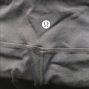 Lululemon size 8 crop leggings