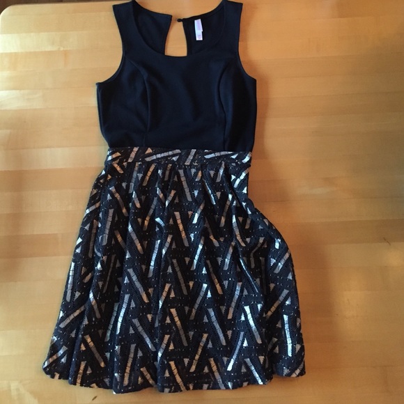 Black and gold dress.