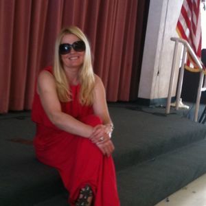 Meet your Posher, Ella