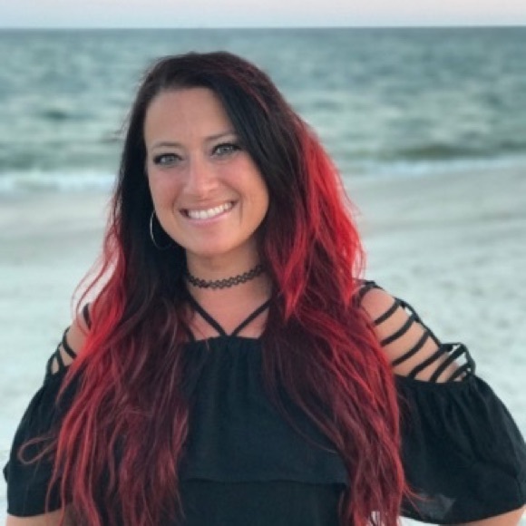 Meet your Posher, Heather - Picture 2 of 2