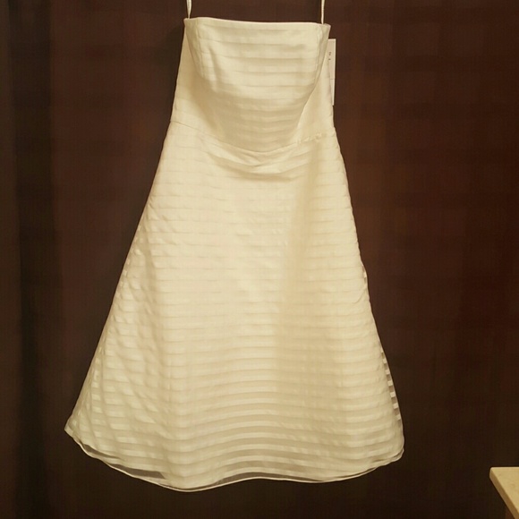 NWT DavidsBridal Strapless Tea Length Wedding Dres