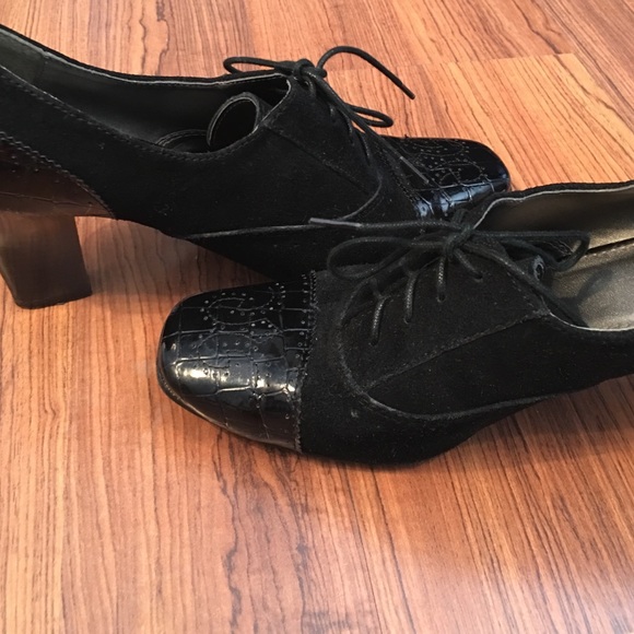 CLASSIC BLACK Lace Up Suede Heeled Loafers - Picture 4 of 4
