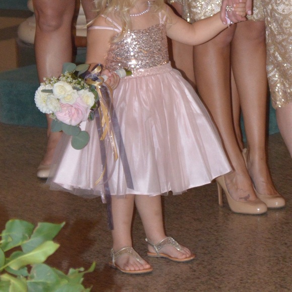 ❌sold❌ Pink/gold toddler dress - Picture 4 of 4