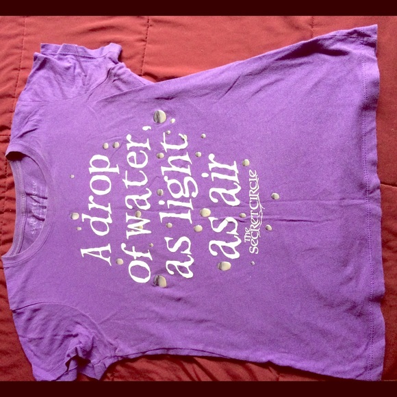 Graphic tee - Picture 1 of 1