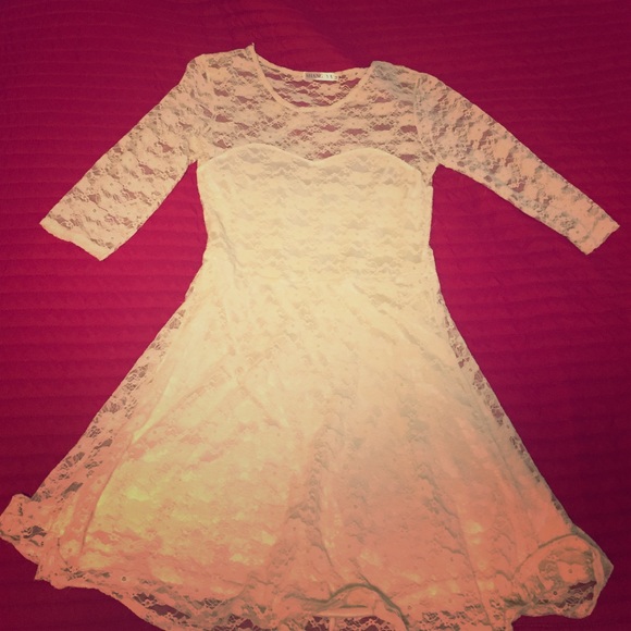 Short lace baby doll dress - Picture 1 of 1