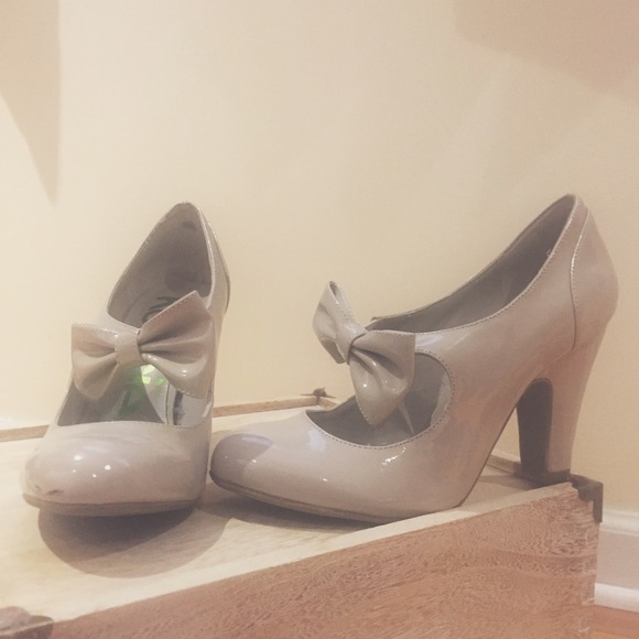 Madden Girl Bow Heels