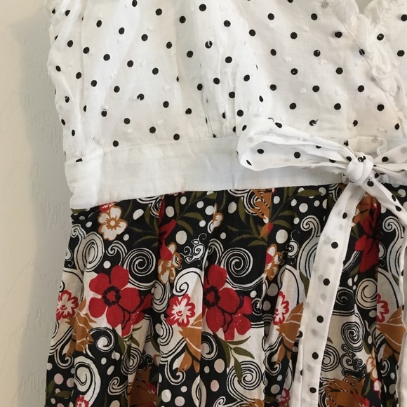 Dress size small - Picture 2 of 3