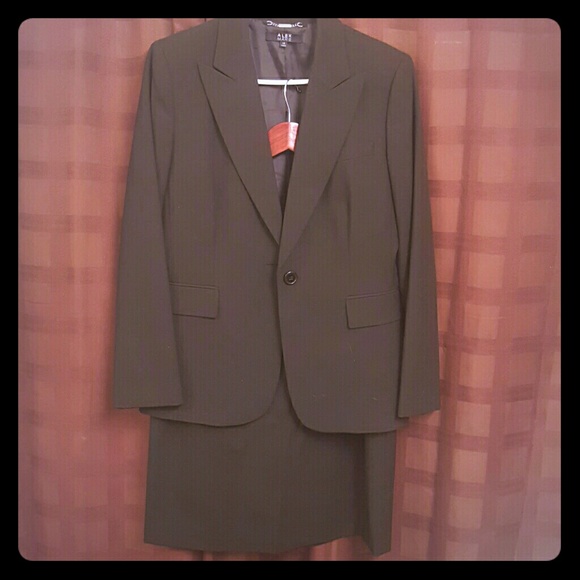 Business skirt suit