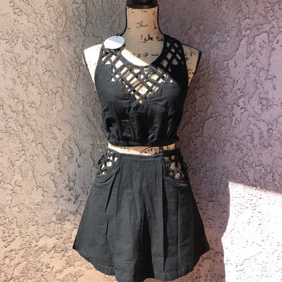 ❣️SALE ❣️NWT 2 PIECE playsuit - Picture 2 of 3