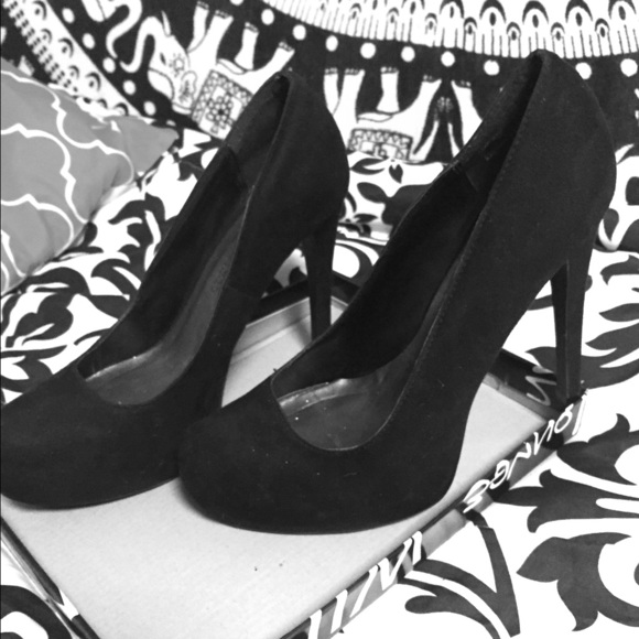 Kardashian black heels
