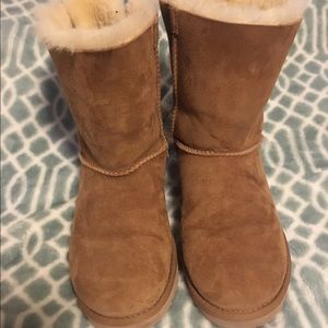 Bailey Bow Chestnut Uggs