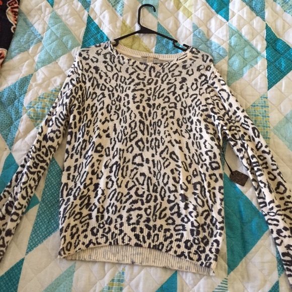 NWT Cheetah print sweater
