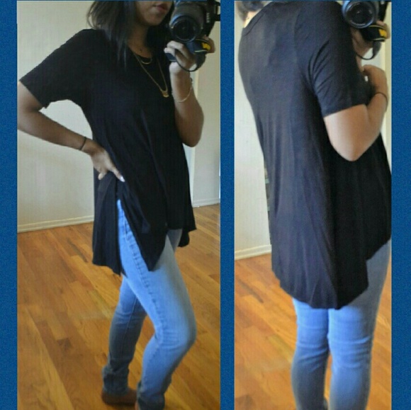 💕LAST ONE💕 BLACK SLIT SIDE TEE TOP - Picture 2 of 4