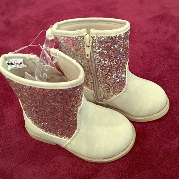 New with tags boots
