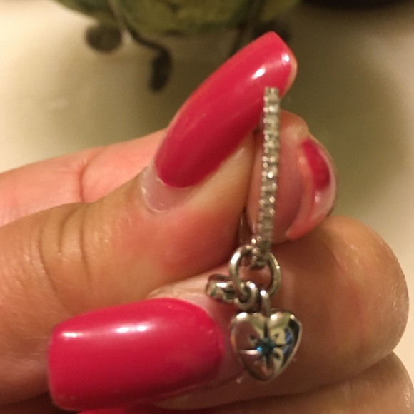 14    14 karat white gold blue diamond earrings