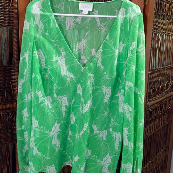 🍀☘️CLOSING! GORGEOUS SHEER TOP! fits many