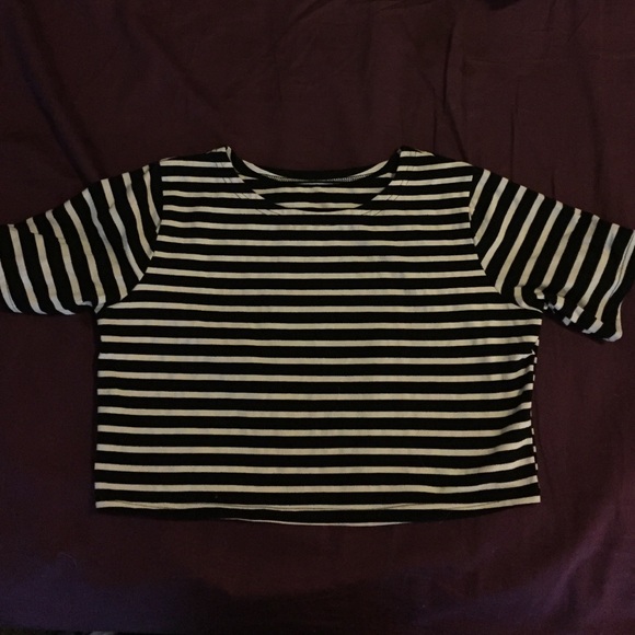 Stripe crop top black and white