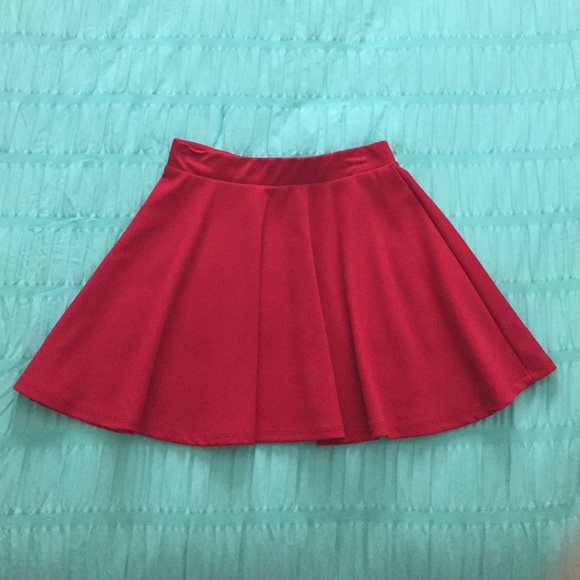 Super cute mini skater skirt!