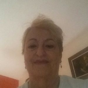 Meet your Posher, Elaine