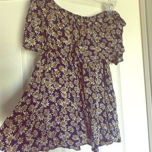 Off the shoulder floral daisy Forever 21 top