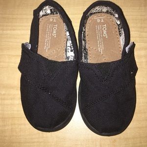 Toms toddler siZe