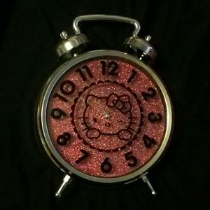 Hello kitty clock