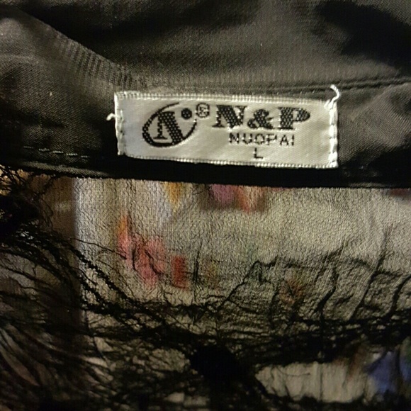 Button down - Picture 3 of 4