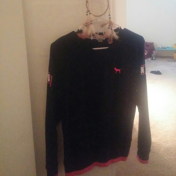 VS Pink sweatshirt