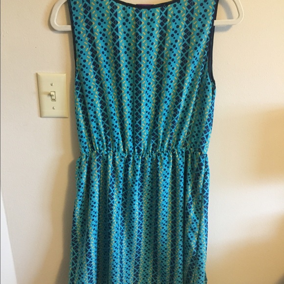 Dress - Picture 2 of 3