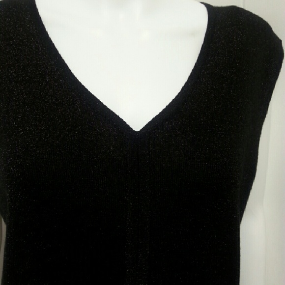 BRAND NEW TOP - Picture 2 of 4