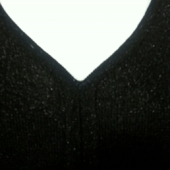 BRAND NEW TOP - Picture 3 of 4