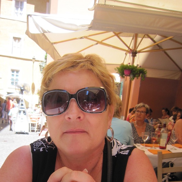 Meet your Posher, Diane