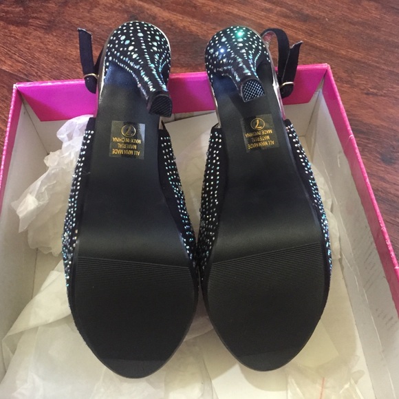 ✨NIB✨Delicious bejeweled heels - Picture 2 of 4