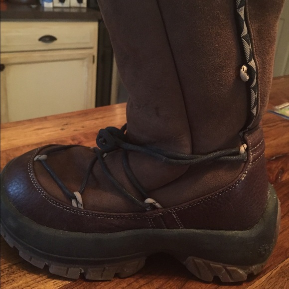 Ulu Women's Crow Shearling Boots