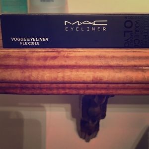 Brand new never open mac liquid liner! :)